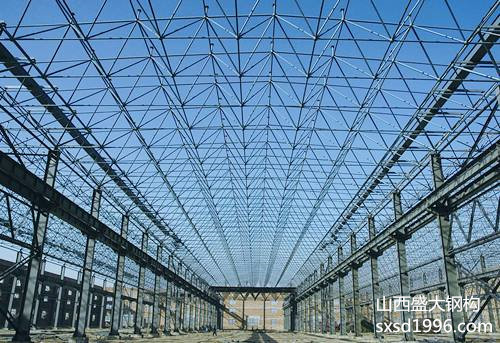 工程建設(shè)時(shí)鋼結(jié)構(gòu)和網(wǎng)架結(jié)構(gòu)我們要如何選擇？